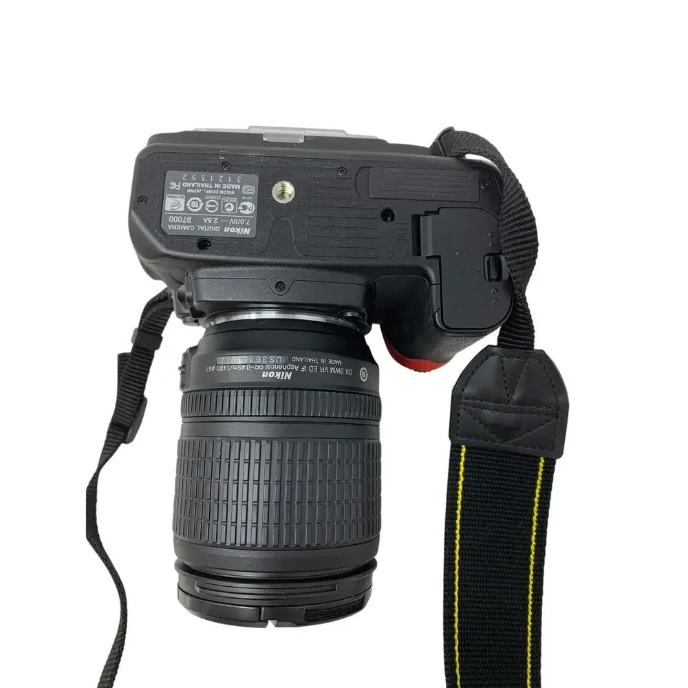 Nikon D7000 16.2 Megapixel Digital SLR Camera W/18-105mm Lens + Accessories